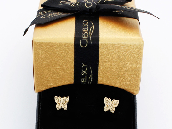 Złote kolczyki motylek na sztyfcie ażurowy przestrzenny