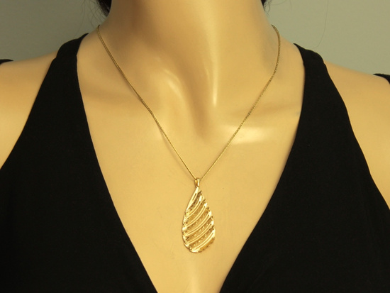 Zawieszka złota duża długa ażurowa