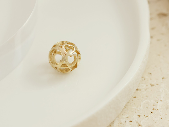 Ażurowa złota kulka charms do bransoletki beads