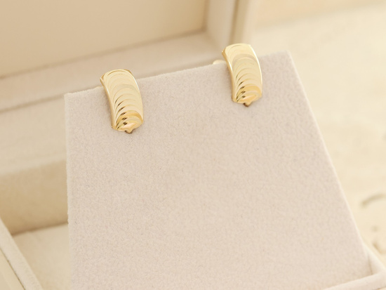 Kolczyki złote angielskie zdobione