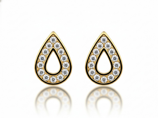 Złote kolczyki delikatne subtelne na sztyfcie