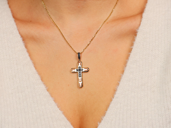 Krzyżyk złoty zawieszka wisiorek z czarnymi cyrkoniami