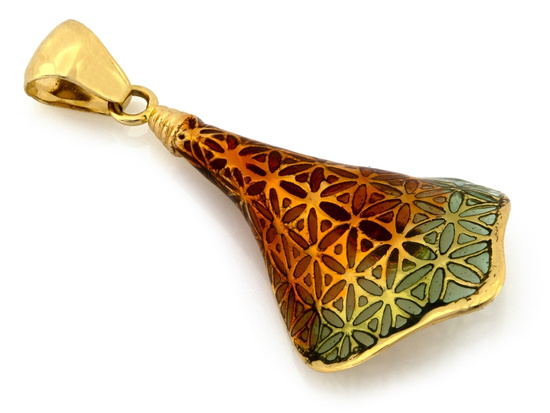 Zawieszka złota ażurowa lilia z emalią kwiat