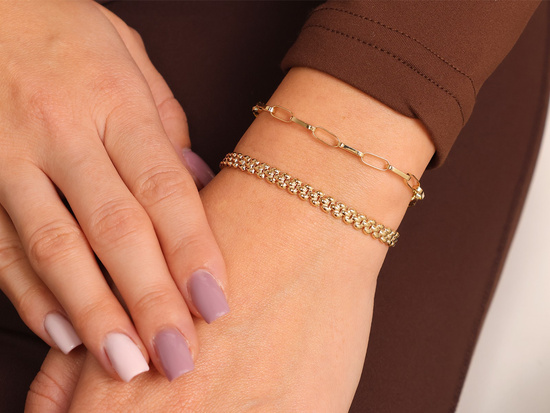 Bransoletka złota z dużych ogniw modna na czasie