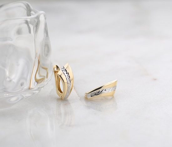 Złote kolczyki 375 diamentowane - klasyczne