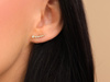 Kolczyki delikatne sztyfty z kamieniami przy uchu