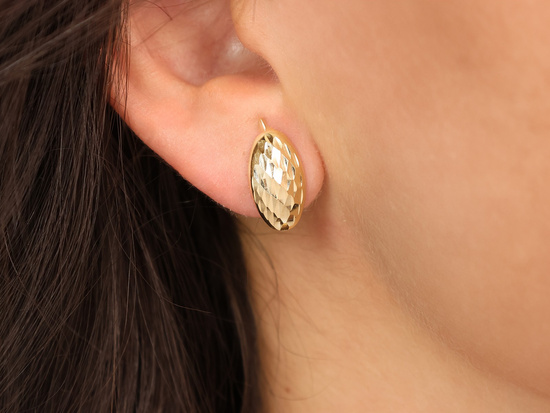 Owalne złote kolczyki blaszki angielskie zapięcie