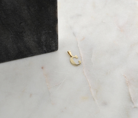 Złota literka C - mała zawieszka 333