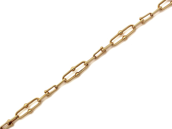 Złota bransoletka z dużych ogniw modna na czasie