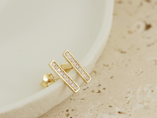 Sztyfty z prostym elementem z cyrkoniami