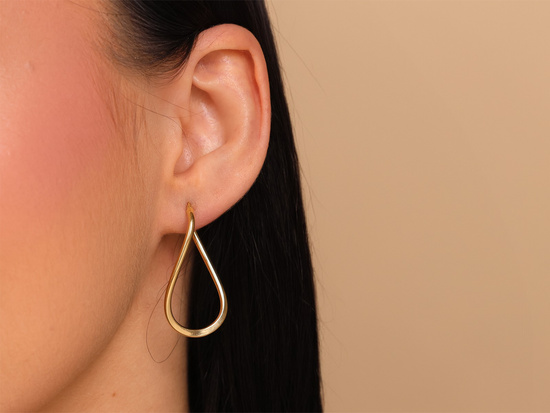 Kolczyki złote wiszące sztywne na czasie modne