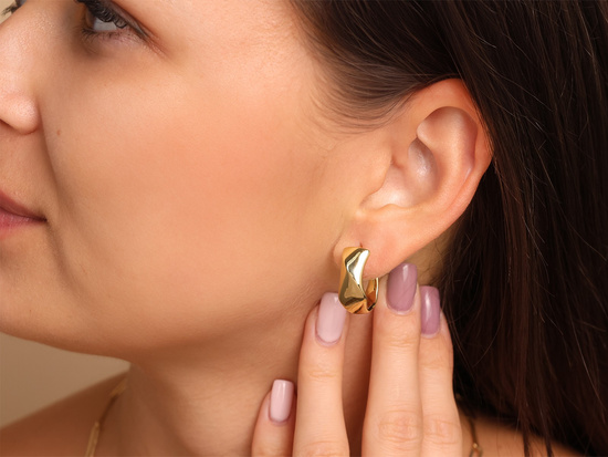 Kolczyki złote angielskie nowoczesne modne angielskie zapięcie