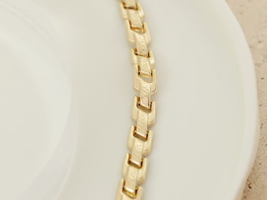 Złota bransoletka ze składanych elementów na każdą okazję