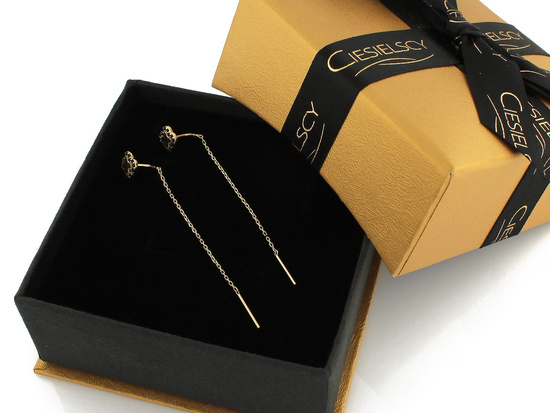 Złote kolczyki przeciągane kwiatki z czarnymi cyrkoniami