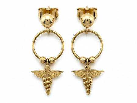 Kolczyki złote delikatne dyskretne z wiszącym aniołem