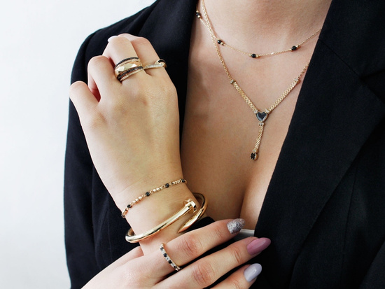 Bransoletka złota z kulkami i czarnymi kamieniami