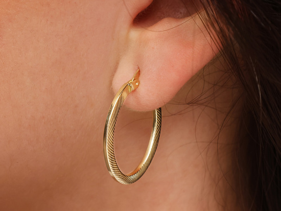 Kolczyki złote płaskie owalne angielskie zapięcie