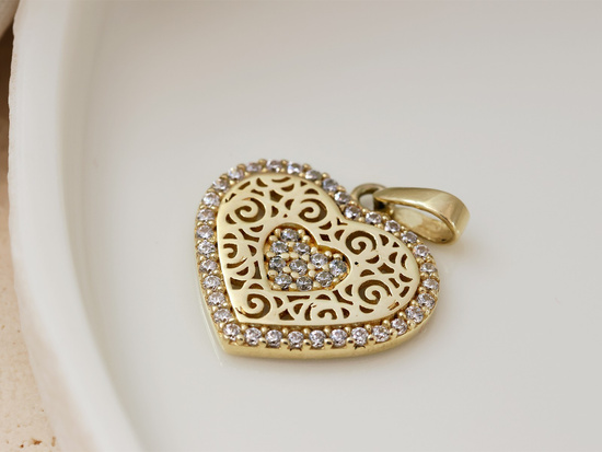 Zawieszka złota ażurowe serce z cyrkoniami