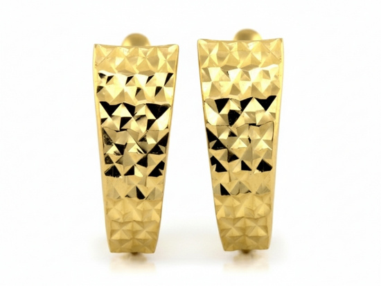 Złote kolczyki popularne ponadczasowe