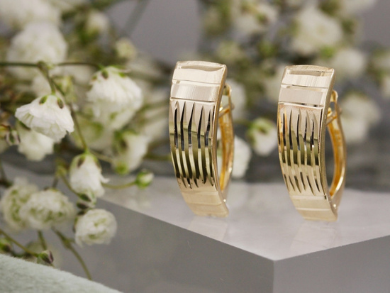 Kolczyki złote angielskie podłużne bez kamieni