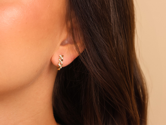 Kolczyki złote klasyczne subtelne wygodne bezpieczne zapięcie