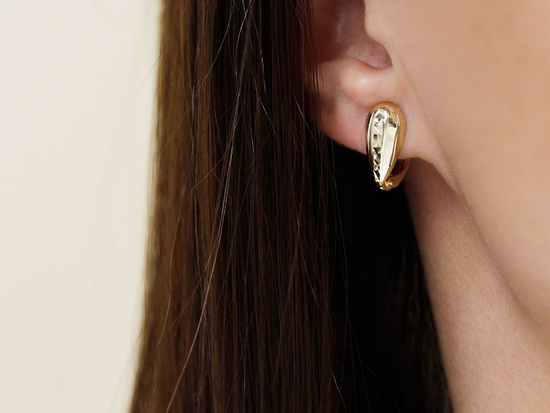 Złote kolczyki frezowane zapięcie angielskie