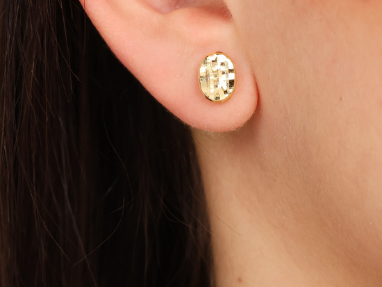 Kolczyki złote błyszczące owalne na sztyfcie