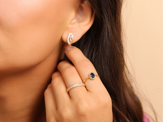 Kolczyki złote angielskie subtelne z cyrkoniami