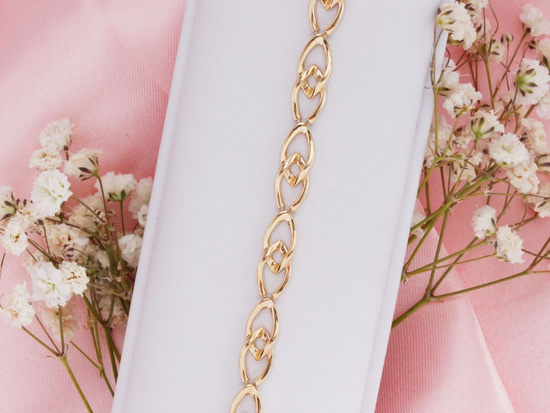 Złota bransoletka delikatna z przeplatanych ogniw