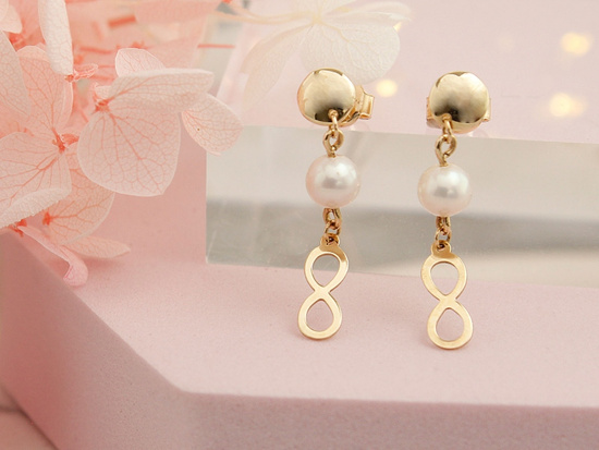 Kolczyki złote delikatne wiszące z perłą nieskończonością 