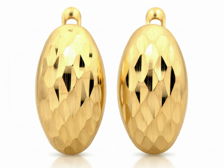 Owalne złote kolczyki blaszki angielskie zapięcie