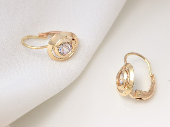 Złote kolczyki angielskie z cyrkonią