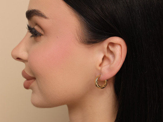 Kolczyki złote dmuchane angielskie w nowoczesnej formie