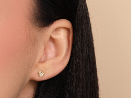 Kolczyki złote serce z cyrkoniami na sztyfcie