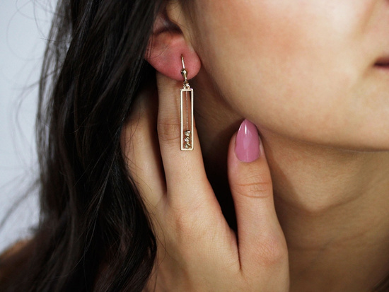 Kolczyki złote wiszące prostokątne z kulkami 