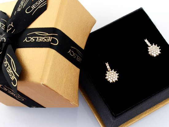 Kolczyki złote na sztyfcie wysadzane cyrkoniami