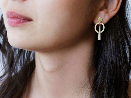 Kolczyki złote wiszące modne nowoczesne