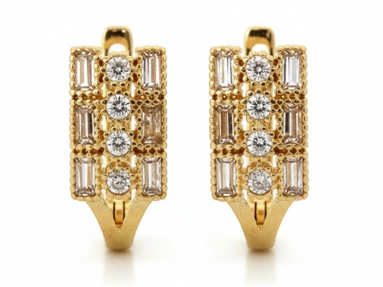 Delikatne złote kolczyki angielskie z cyrkoniami