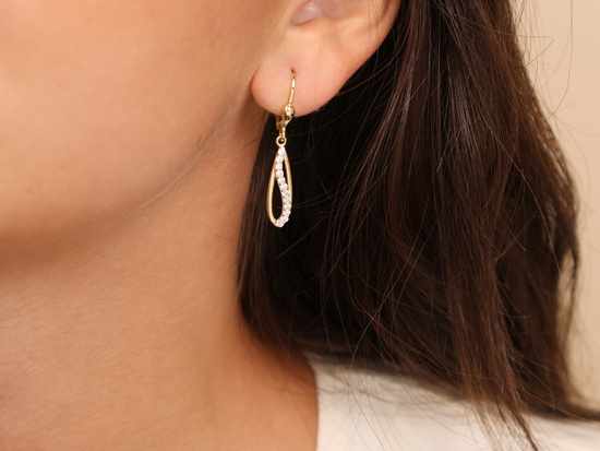 Delikatne wiszące kolczyki złote z cyrkoniami