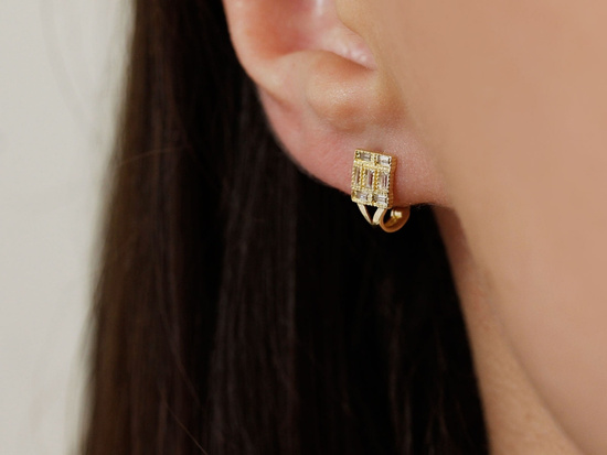 Złote kolczyki z cyrkoniami angielskie delikatne