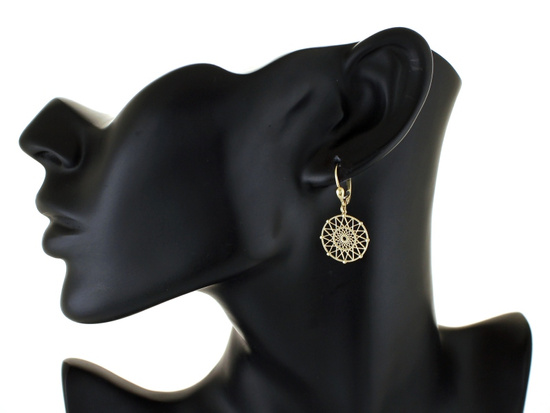 Złote kolczyki wiszące ażurowe kółka