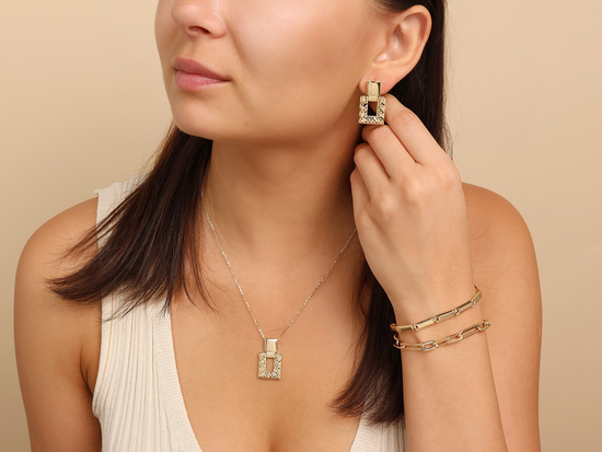 Bransoletka złota z dmuchanych podłużnych elementów