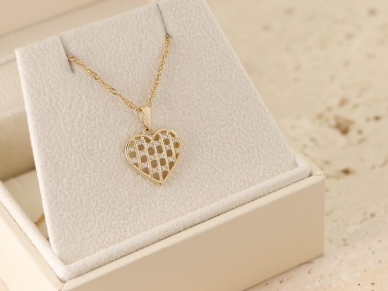 Zawieszka złota ażurowe serce z cyrkoniami