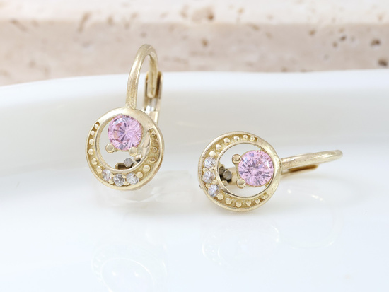 Kolczyki złote angielskie z różowym kamieniem