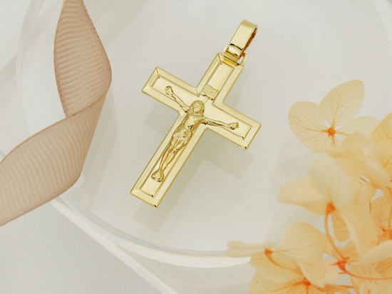 Krzyżyk złoty z Jezusem zawieszka wisiorek