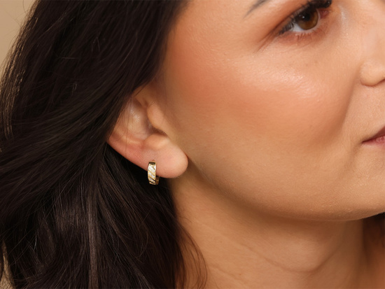 Kolczyki złote małe kółka z cyrkoniami 13mm