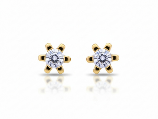 Kolczyki złote na sztyfcie cyrkonia przy uchu