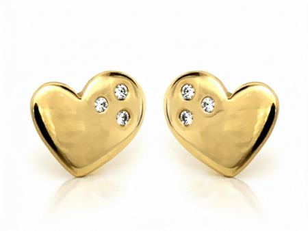 Kolczyki złote na sztyfcie serca z trzema cyrkoniami