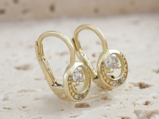 Delikatne złote kolczyki angielskie z cyrkoniami