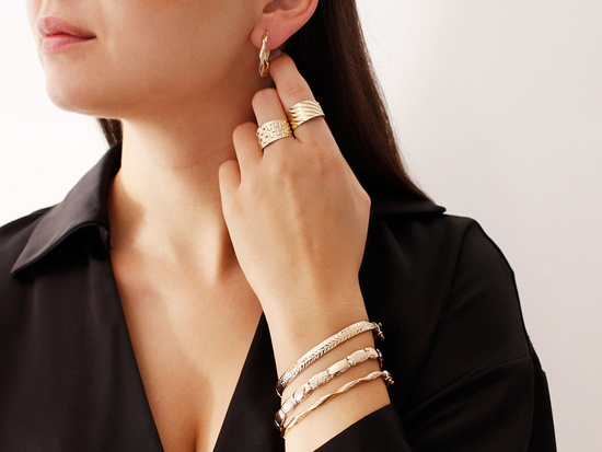 Bransoletka złota sztywna skręcona